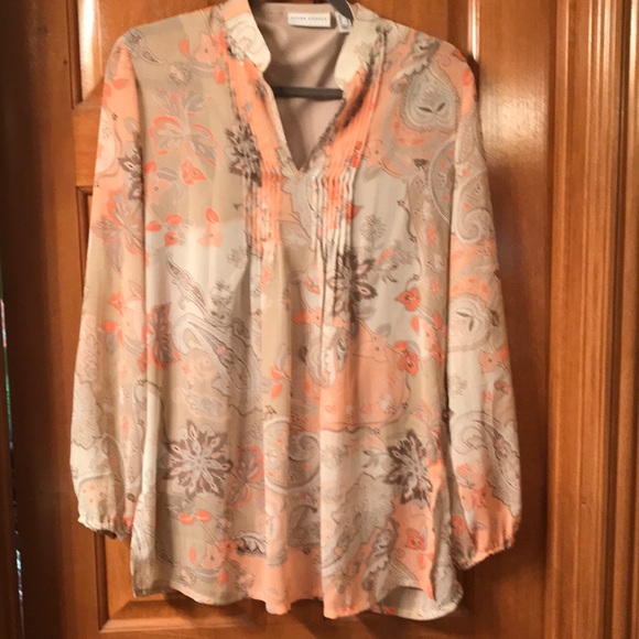 Susan Graver Tops - Susan Graver silky blouse with tank!  Like New!!!